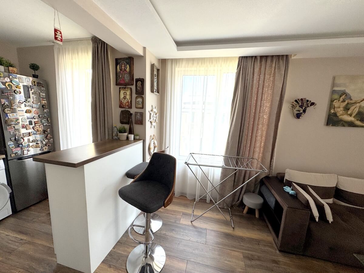 Apartmán s jednou ložnicí 300 metrů od pláže na Slunečném pobřeží – kompletně zařízený a připravený k nastěhování