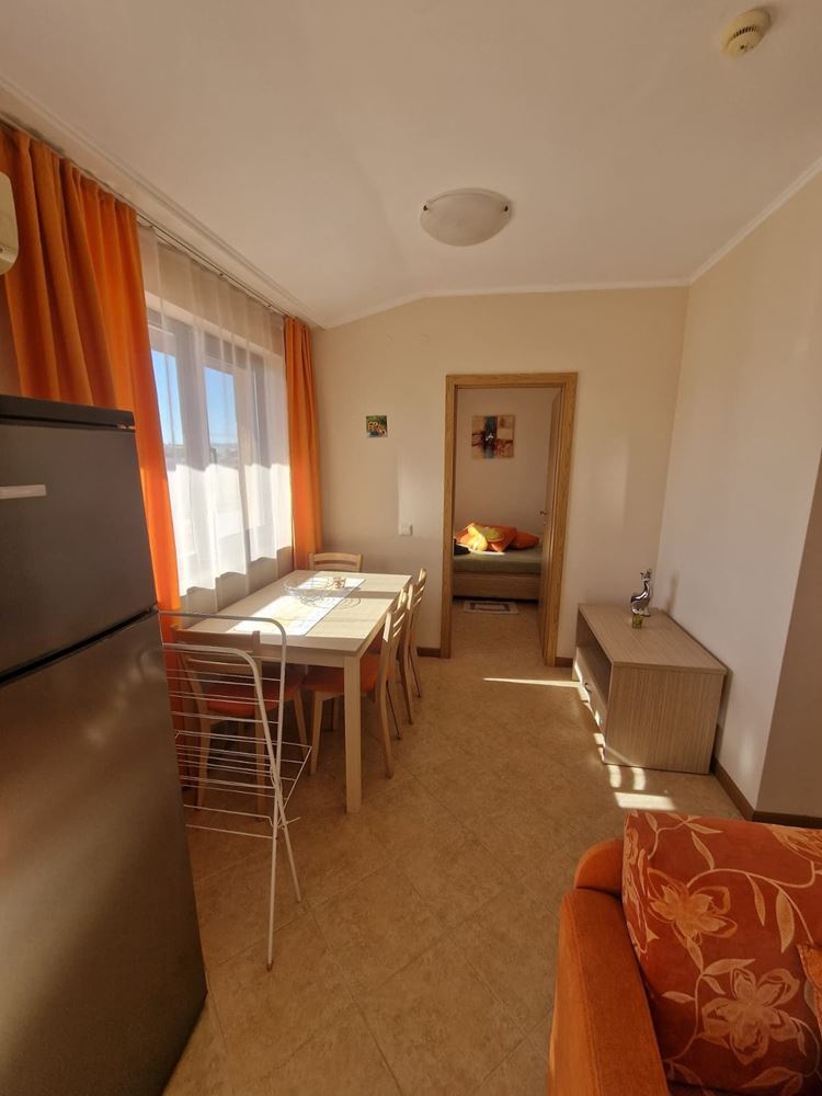 Byt s jednou ložnicí a panoramatickým výhledem v Slunečném pobřeží