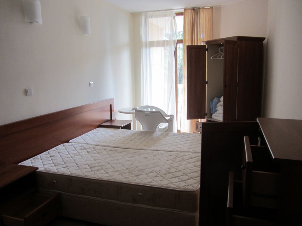 První linie k pláži Butamyata! Zařízený apartmán s jednou ložnicí a částečným výhledem na moře v Sinemorec