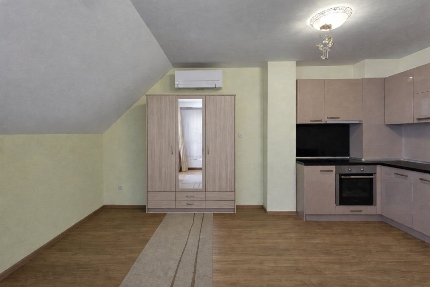 Prostorný byt s jednou ložnicí s panoramatickým výhledem na solné pláně a moře v Pomorie