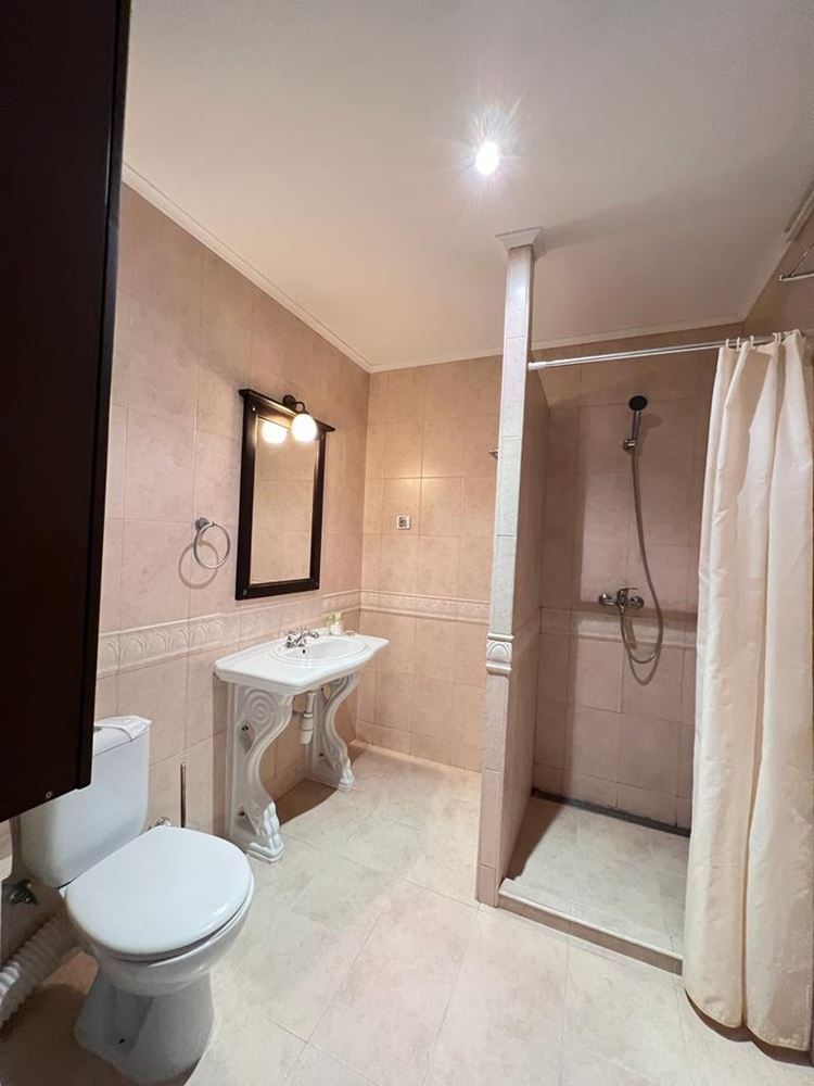 Apartmán s jednou ložnicí v první linii u moře v Obzoru – pohodlí u moře, SPA služby a klid uprostřed zeleně