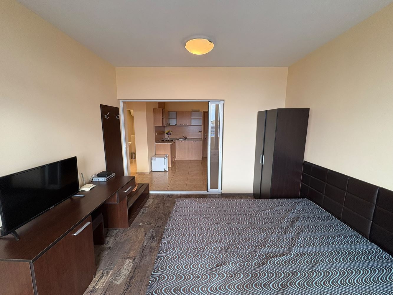 Apartmán se dvěma ložnicemi ve Slunečném pobřeží – prostornost, vybavení a zábava v rekreačním komplexu