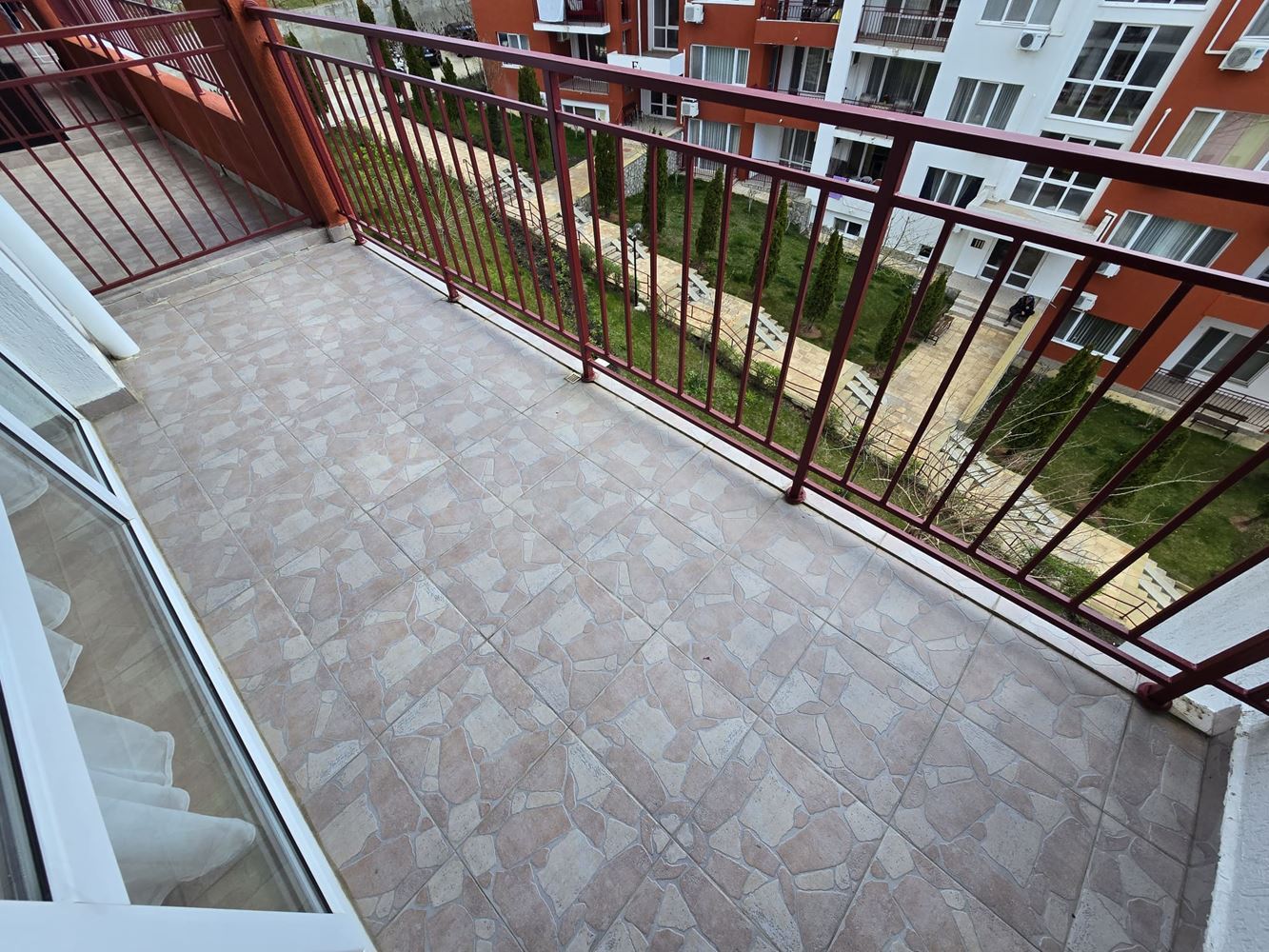 Nádherný apartmán s jednou ložnicí ve Sveti Vlas s výhledem na moře – vynikající investice jen pár kroků od pláže