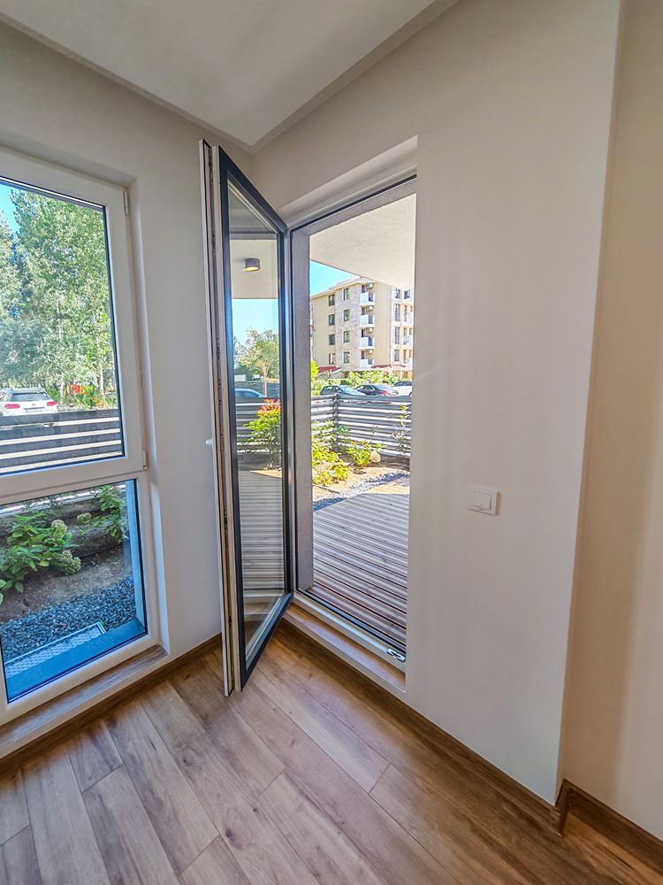 Zcela nový apartmán s jednou ložnicí v zelené a klidné části Slunečného pobřeží