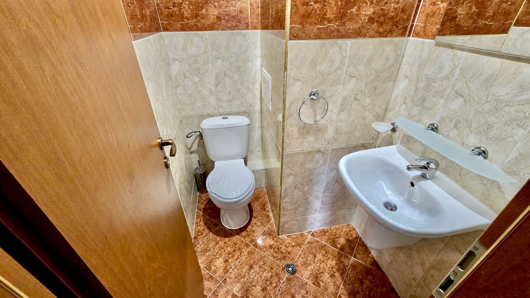 Prostorný třípokojový byt ve Slunečném pobřeží – plně zařízený a připravený k nastěhování