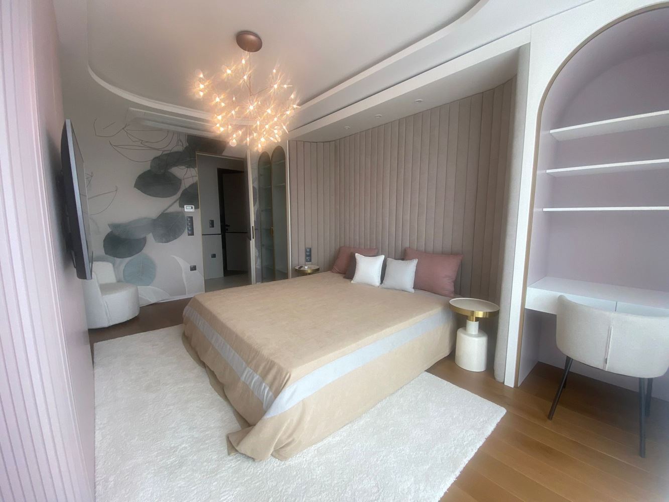 Elegantní a prostorný třípokojový apartmán v první linii u moře v Nesebaru – panoramatický výhled na moře a prémiový komfort