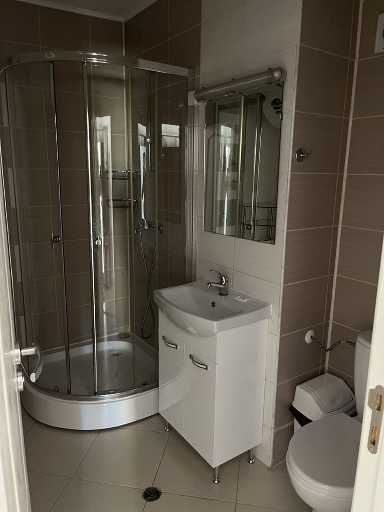 Zařízený byt se dvěma ložnicemi v komplexu v Ravdě, připravený k nastěhování