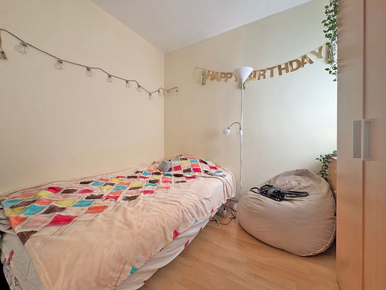Apartmán se dvěma ložnicemi ve Slunečném pobřeží – vynikající lokalita u moře, komfort a plná připravenost k nastěhování