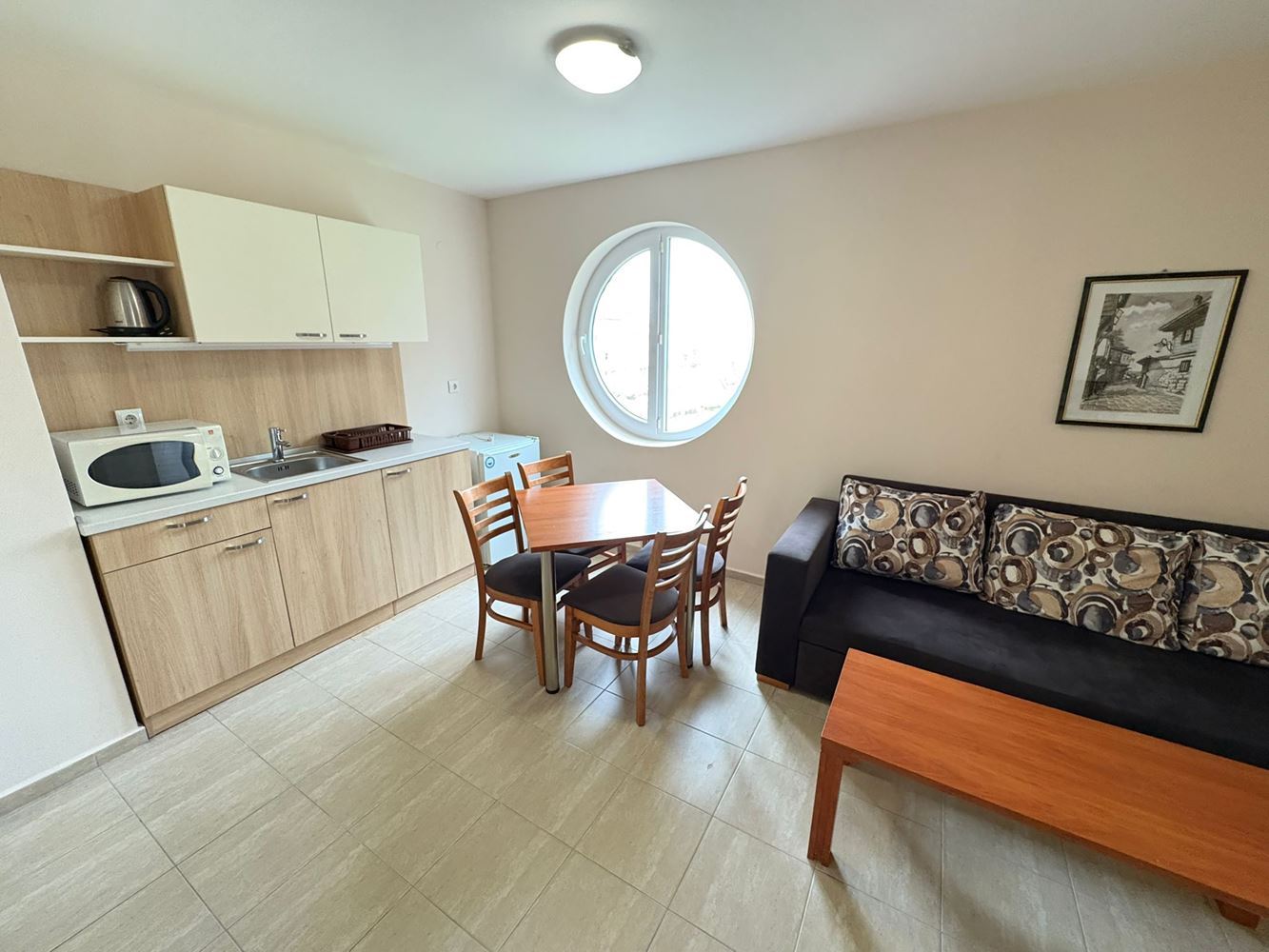  Apartmán se dvěma ložnicemi 300 metrů od pláže v centru Slunečného pobřeží