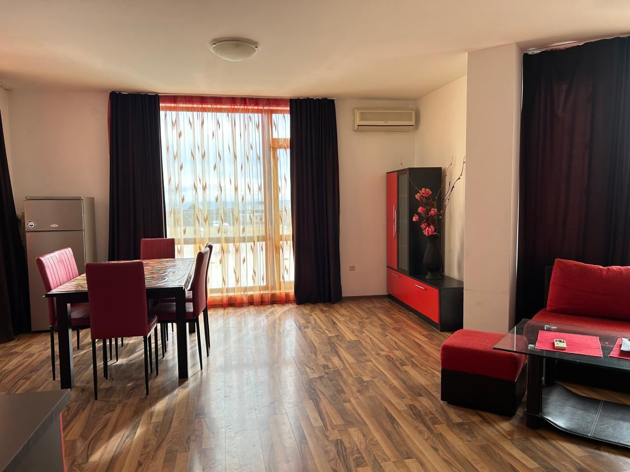 Prostorný apartmán se dvěma ložnicemi a panoramatickým výhledem na moře v Sveti Vlas