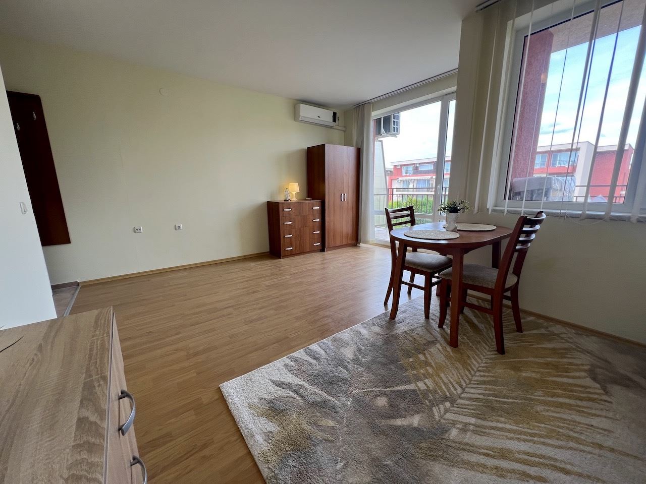 Prostorné studio na Slunečném pobřeží s výbornou lokalitou a působivým komplexem – připravené k nastěhování nebo investici