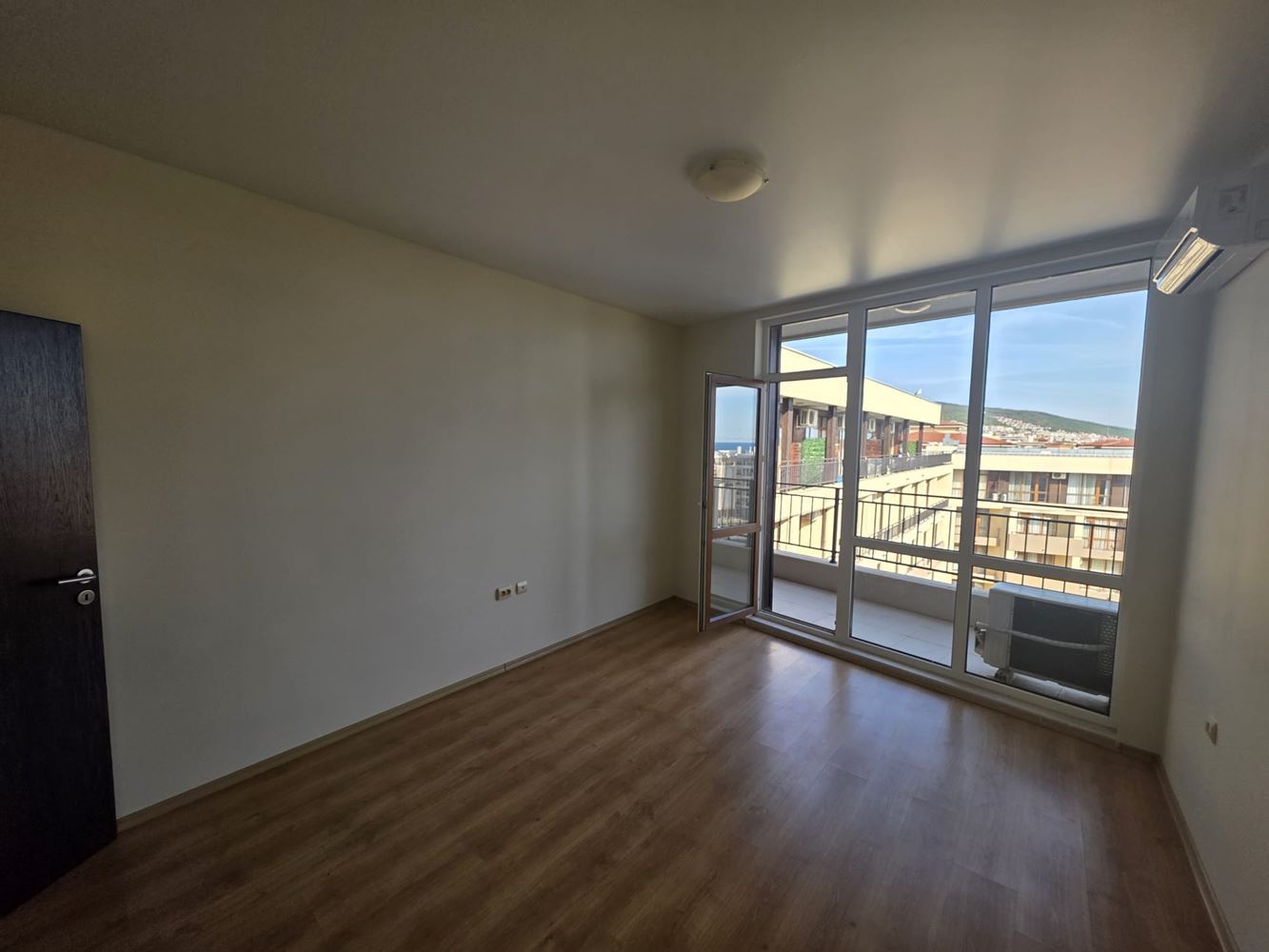 Nový apartmán s jednou ložnicí a panoramatickým výhledem na moře ve Sveti Vlas