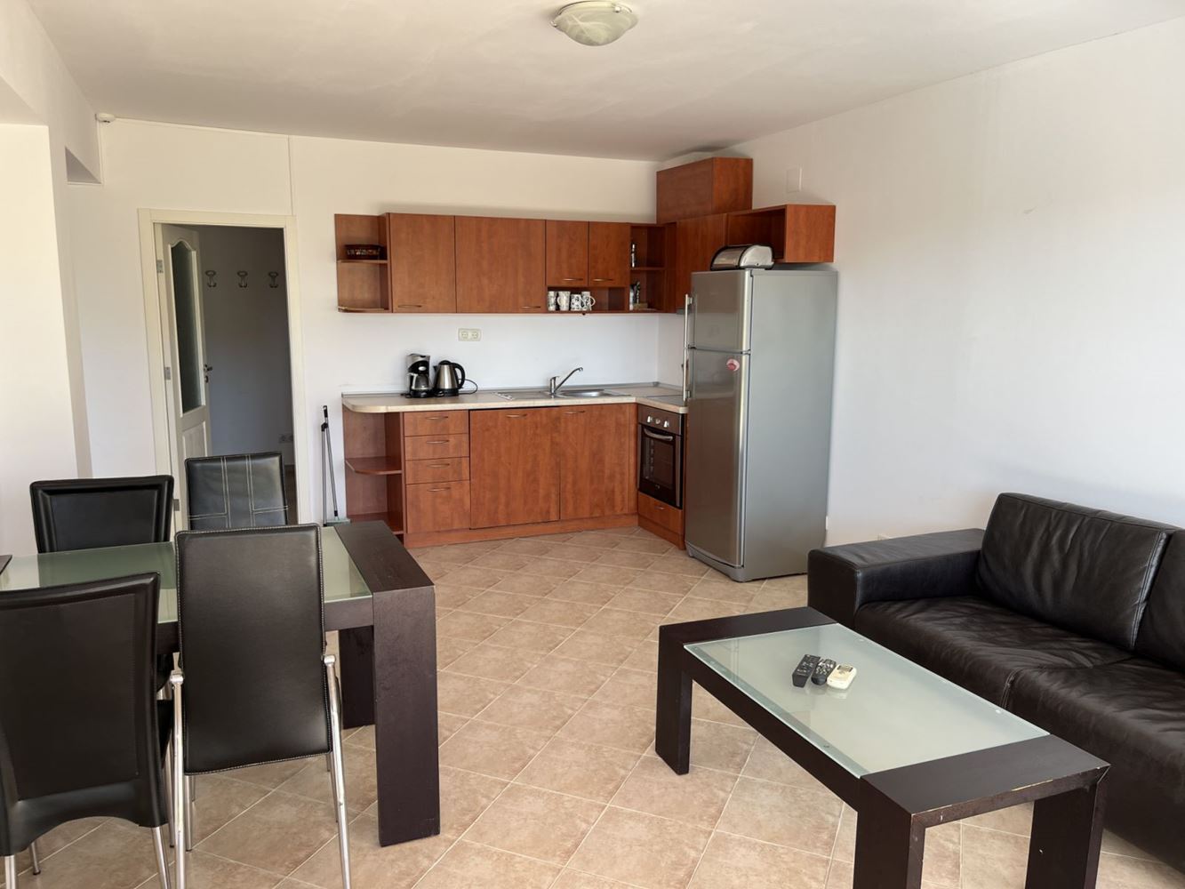 Zařízený byt se dvěma ložnicemi v komplexu v Ravdě, připravený k nastěhování