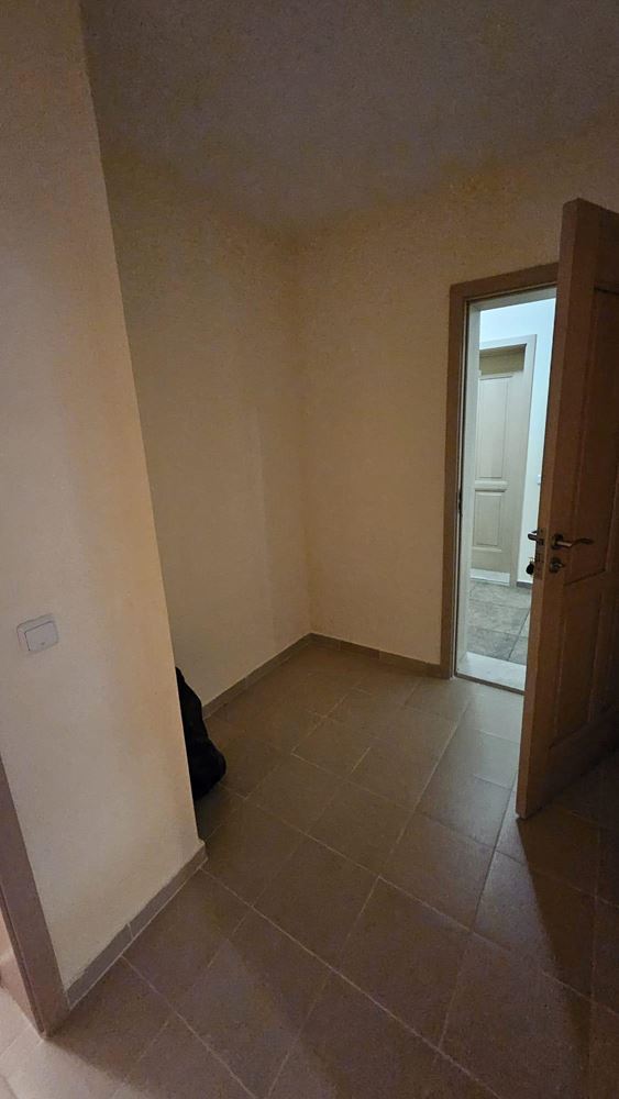 Prostorný apartmán se dvěma ložnicemi s vynikajícím potenciálem na Slunečném pobřeží – 110 m² komfortu a funkčnosti