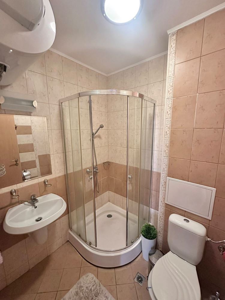 Jedinečný 2+kk apartmán s balkonem a výhledem na bazén v prestižním komplexu ve Slunečném pobřeží