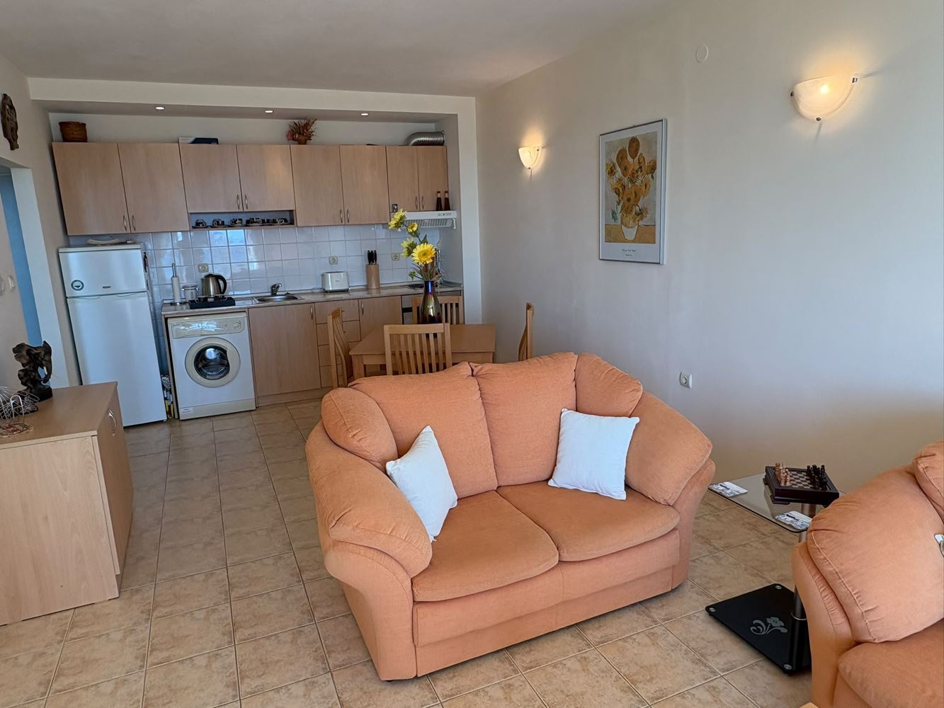 První linie v Sveti Vlas – prostorný apartmán s jednou ložnicí a výhledem na moře