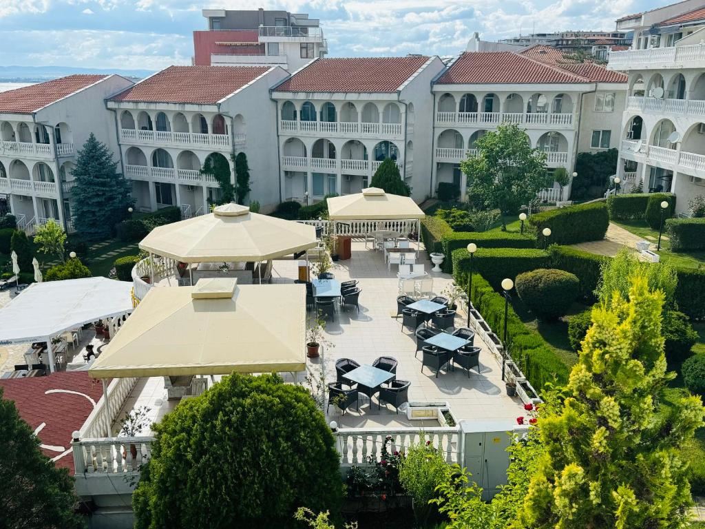 Stylový dvoupokojový apartmán v elitním komplexu v srdci Sveti Vlas