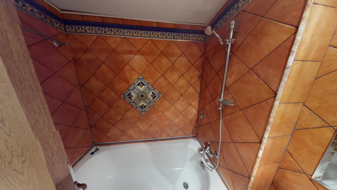 Panoramatický prostorný byt s jednou ložnicí na první linii moře v Elenite