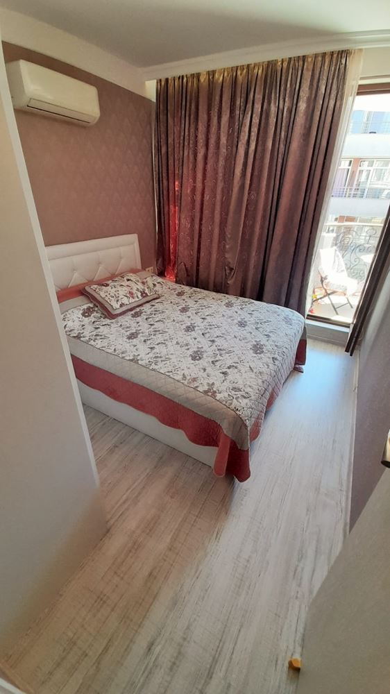Luxusní byt s bohatou infrastrukturou a wellness centrem ve Slunečném pobřeží