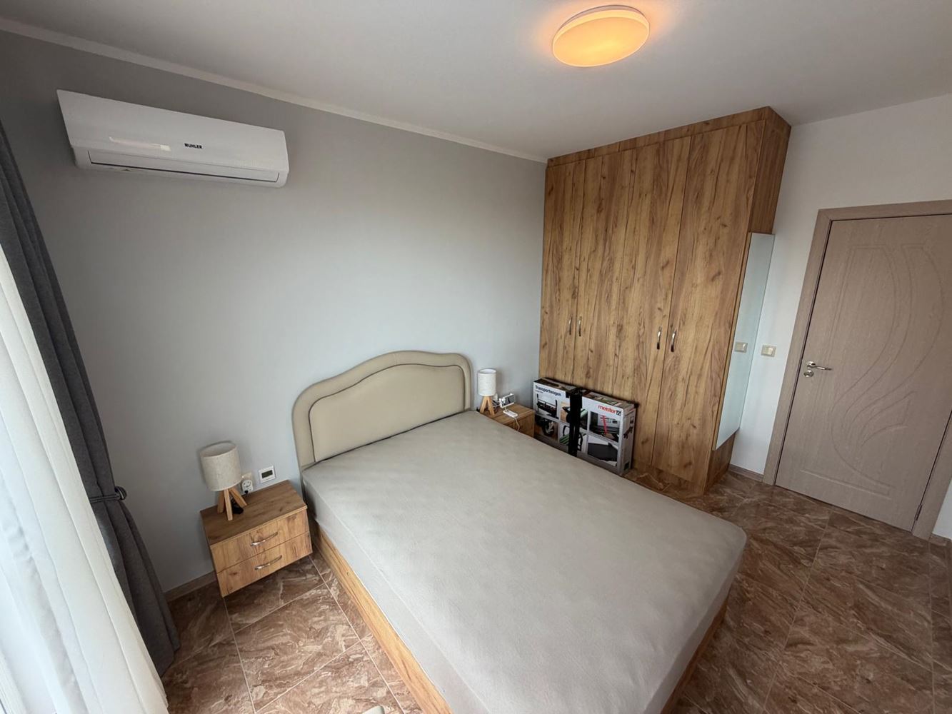 Apartmán se 2 ložnicemi v moderním komplexu s krásným zeleným prostředím v Ravdě