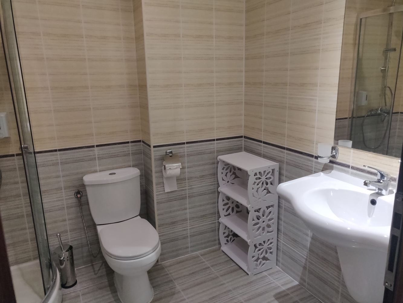 Prostorný apartmán s jednou ložnicí a částečným výhledem na moře – Slunečné pobřeží, 100 m od pláže