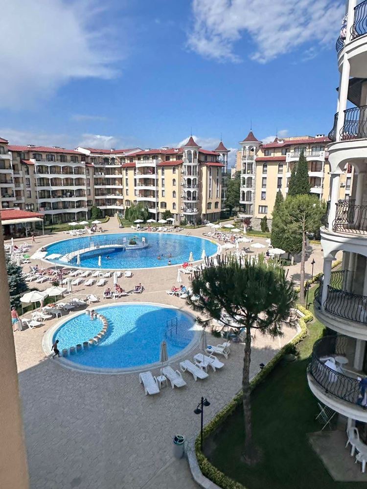 Prostorný byt se dvěma ložnicemi a vynikající infrastrukturou v Sunny Beach