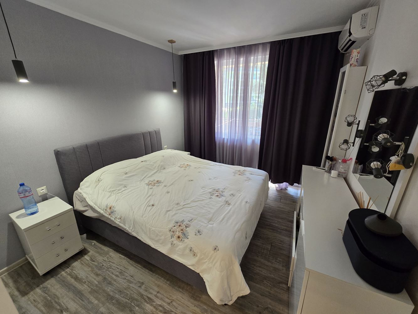 Byt se dvěma ložnicemi po luxusní rekonstrukci ve Slunečném pobřeží – výhled na bazén a možnost splátkové platby