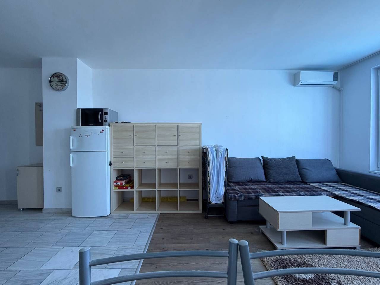 Apartmán s jednou ložnicí v první linii u moře v Pomorie – panoramatický výhled na moře a bazén