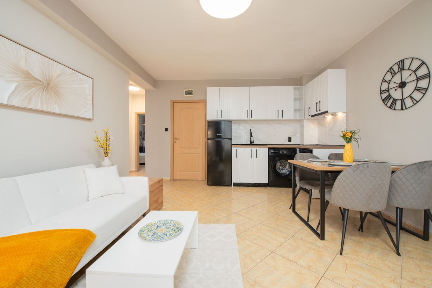 Stylově zrekonstruovaný byt se dvěma ložnicemi v udržovaném komplexu v Slunečném pobřeží – komfort, klid a výborná lokalita