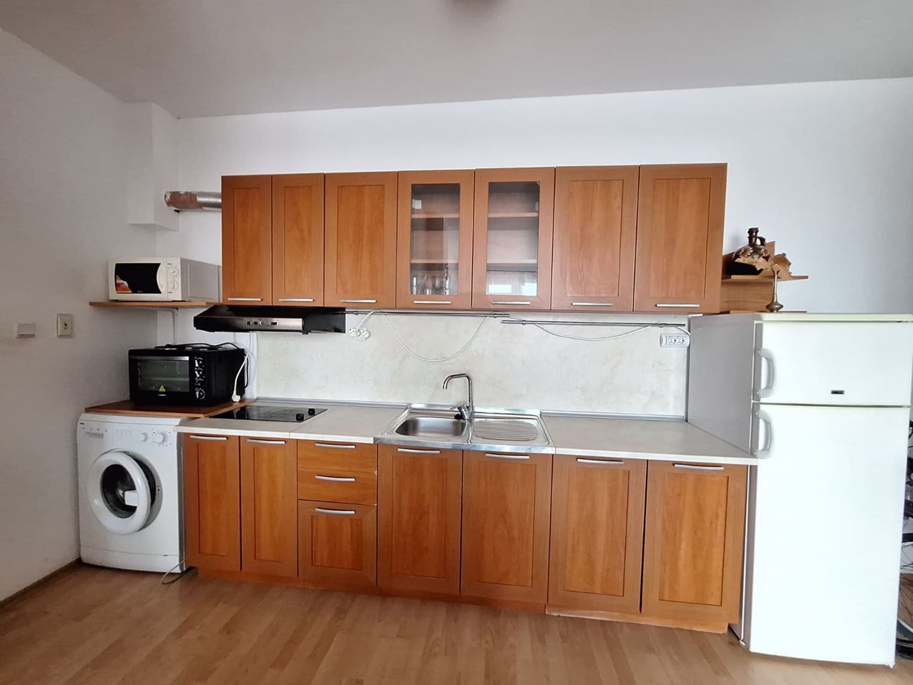 Prostorný byt s jednou ložnicí v luxusním komplexu s bazény a sportovními zařízeními