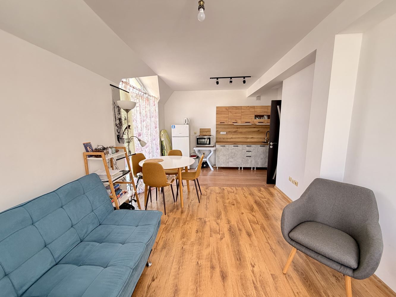 Prostorný apartmán s jednou ložnicí ve výborné lokalitě v čtvrti Černo More, Nesebar