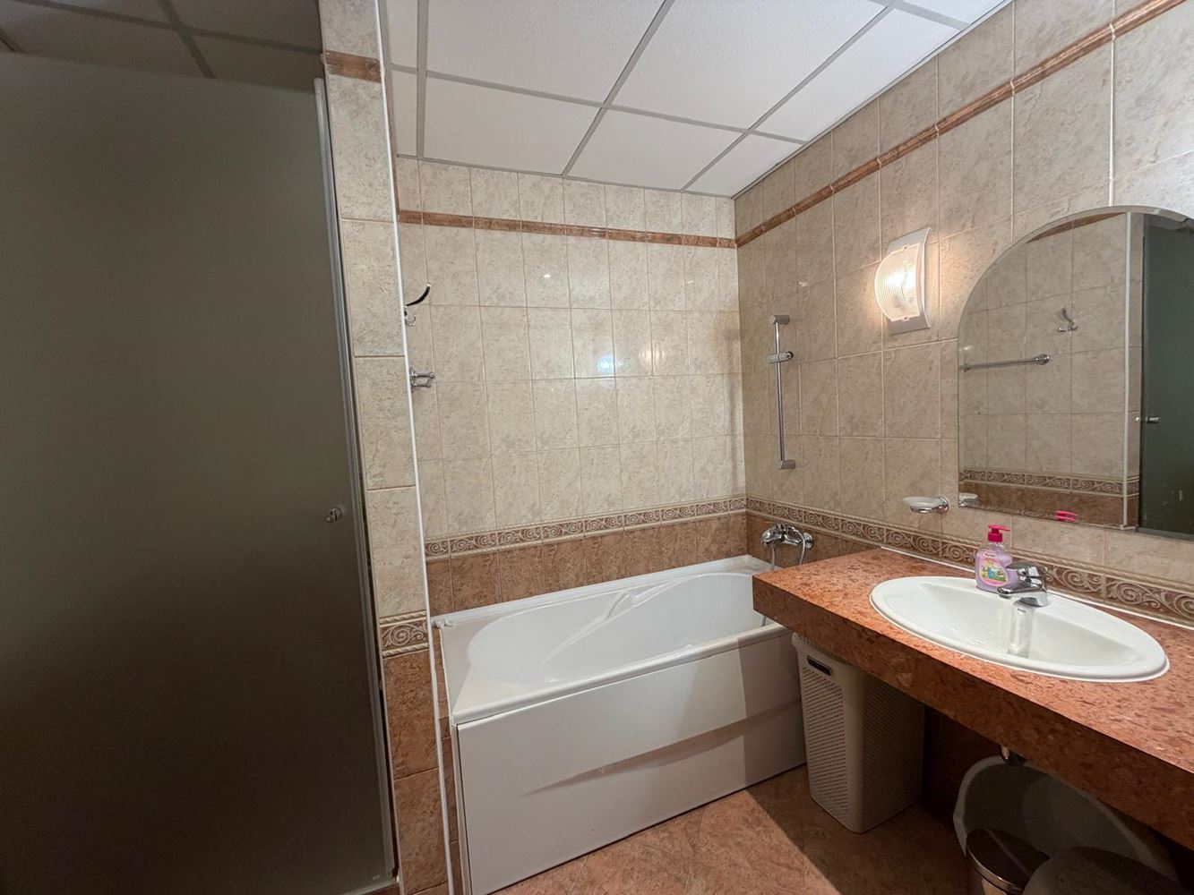 První linie v Pomorie – zařízené studio v luxusním komplexu s bazény, Spa a atrakcemi
