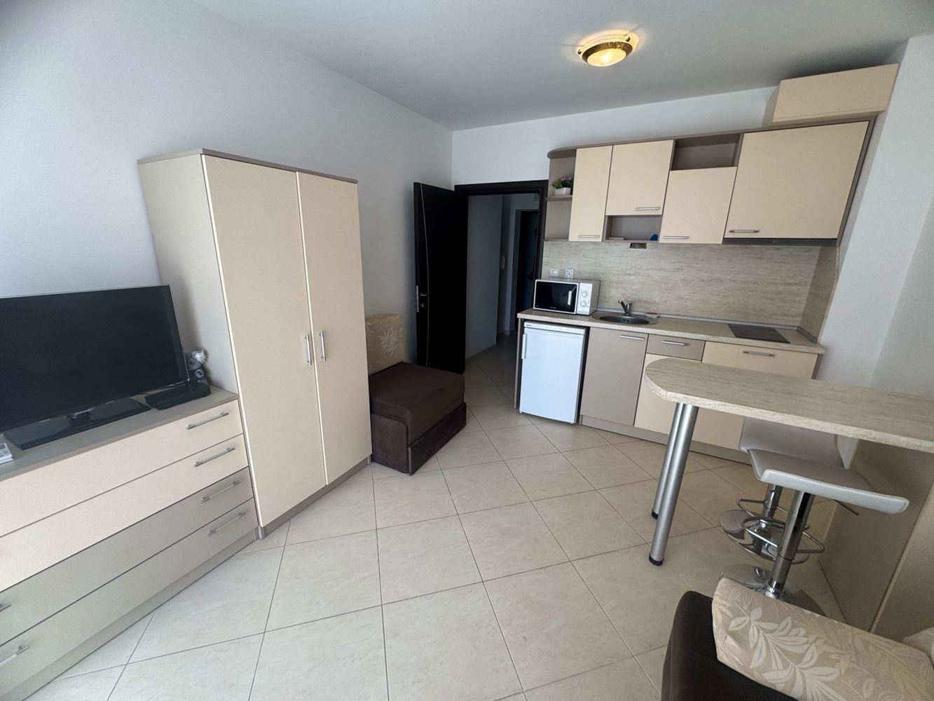 Útulné plně zařízené studio 300 m od moře v Pomorí – vynikající investice a rekreační nemovitost