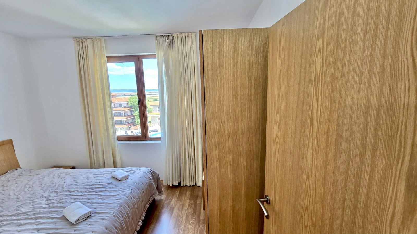 Atraktivní apartmán s jednou ložnicí a výhledem na bazén v Aheloy
