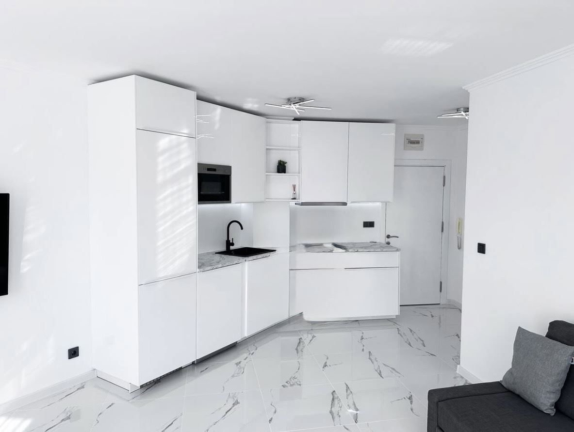 Stylový dvoupokojový apartmán jen pár metrů od pláže v letovisku Slunečné pobřeží