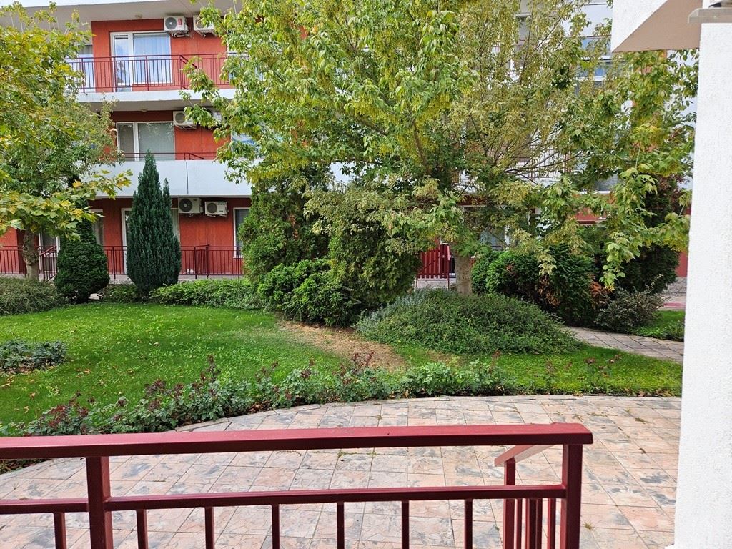 Apartmán s jednou ložnicí na první linii u moře v hlídaném komplexu v Elenite