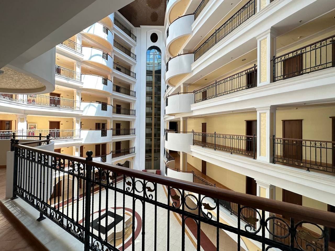 Prostorný apartmán s výhledem na moře v první linii v Pomorie – rekreační nemovitost s atmosférou luxusního resortu