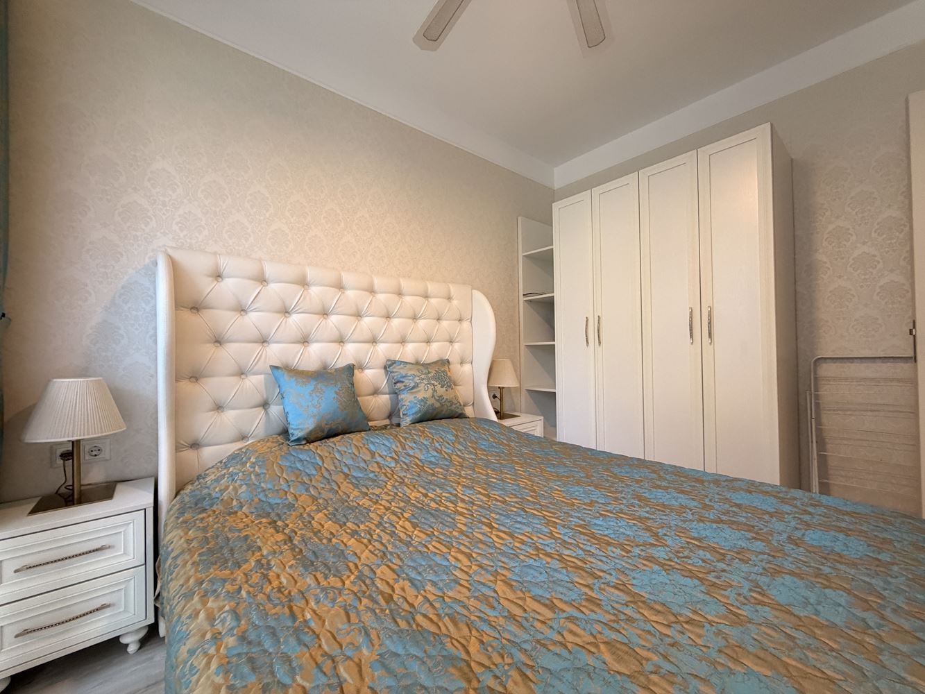Apartmán s jednou ložnicí s výhledem na park a bazén v prestižním komplexu na Slunečném pobřeží