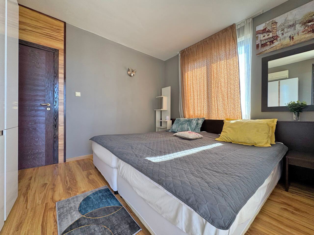 Apartmán s jednou ložnicí a výhledem na moře ve Sveti Vlasu – luxus, bazény a SPA vybavení po celý rok