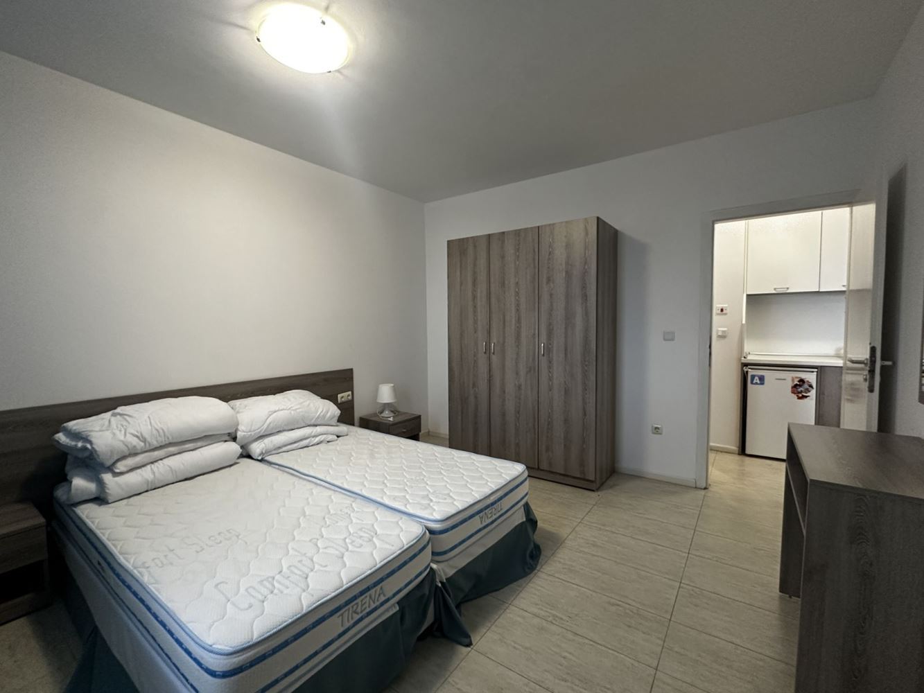 Mořské panorama a pobřežní kouzlo – zařízený byt s jednou ložnicí v první linii u moře v Sozopolu