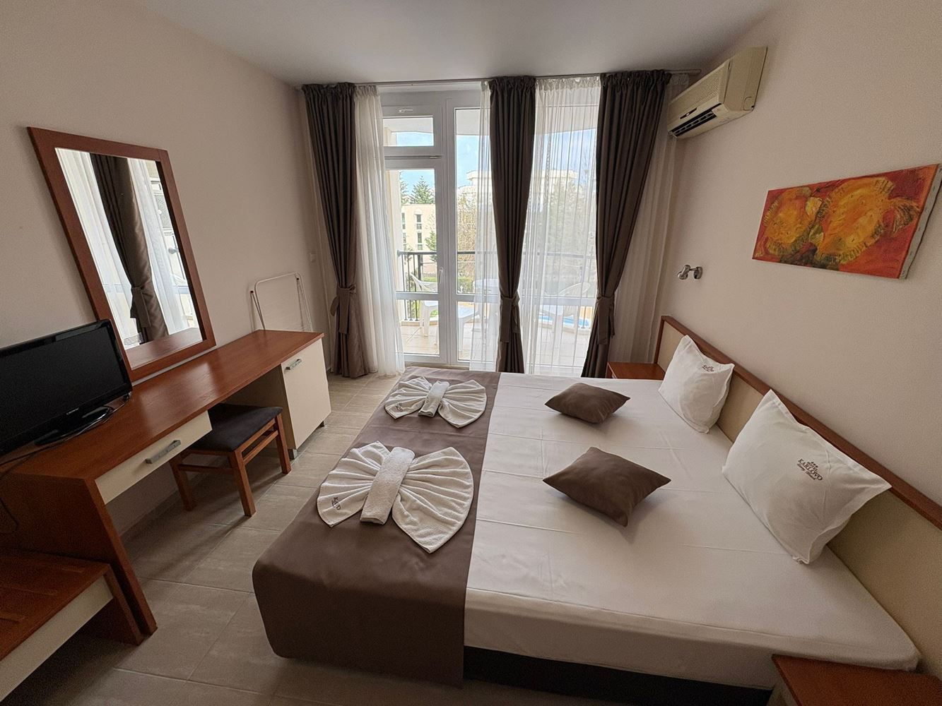 Prostorný byt se dvěma ložnicemi s výborným vybavením a připravený k nastěhování – ideální investice a komfortní bydlení