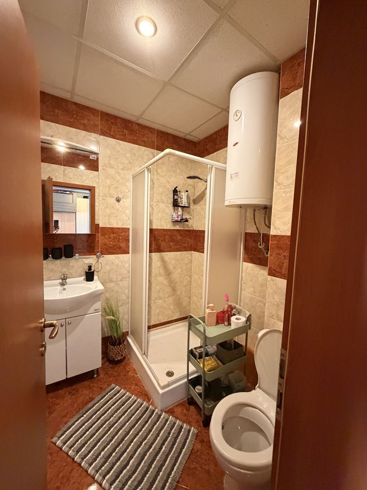 Útulný apartmán s jednou ložnicí v Slunečném pobřeží – krásný výhled na bazén a vynikající komplex pro odpočinek a investici