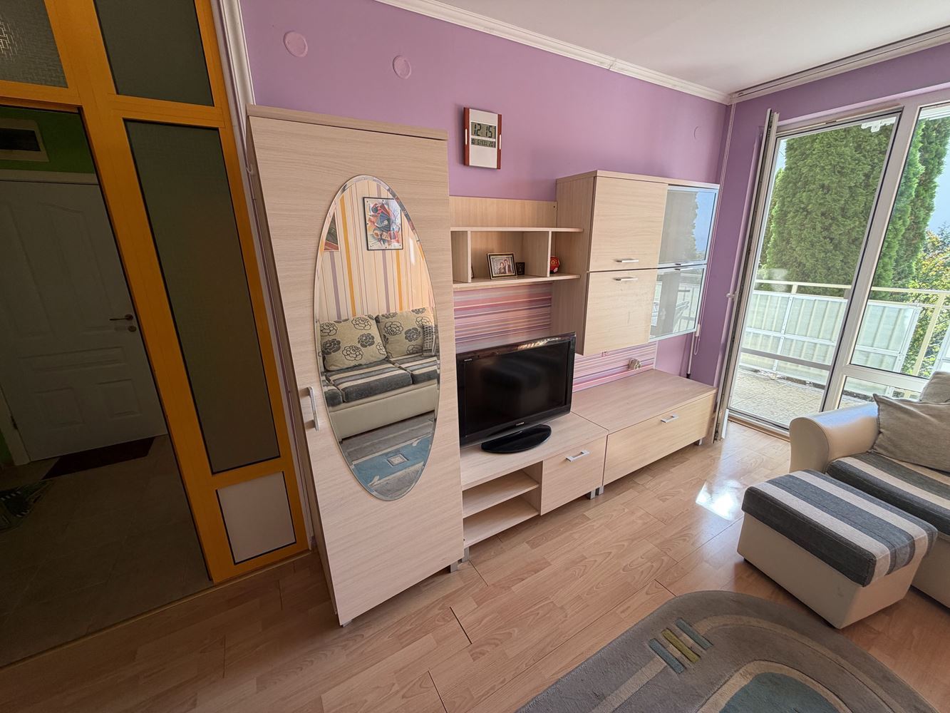 Apartmán s jednou ložnicí, prostornou terasou a výhledem na moře ve Sveti Vlas – 300 metrů od pláže