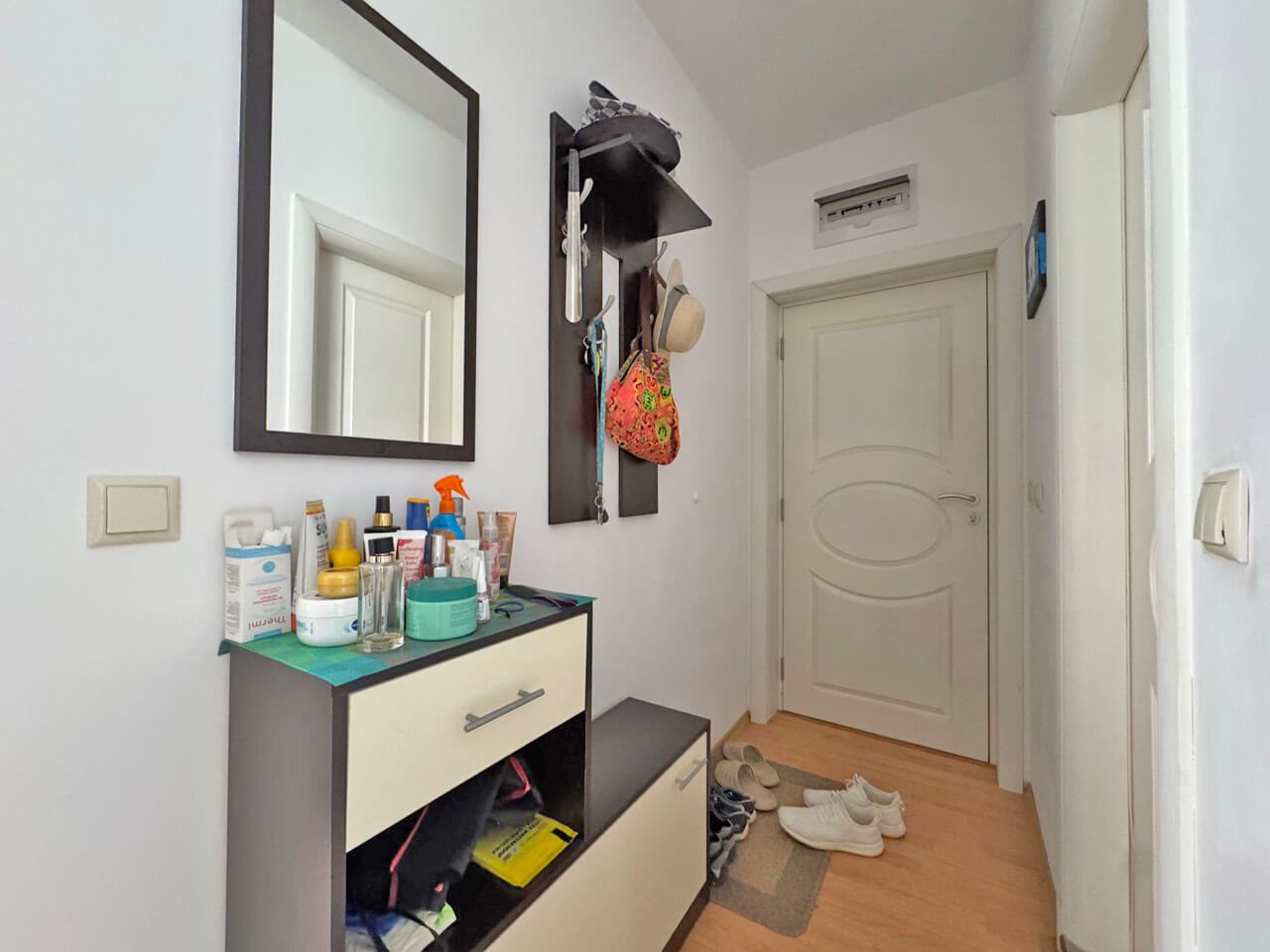 Luxusní apartmán s jednou ložnicí s výhledem na bazén v prestižním komplexu na Slunečném pobřeží