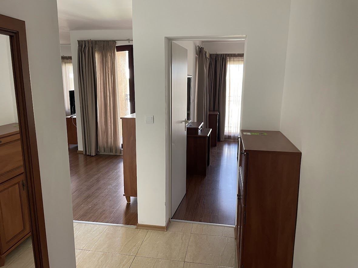 Výhled na moře a prvotřídní lokalita – byt v komplexu se službami, Aheloy