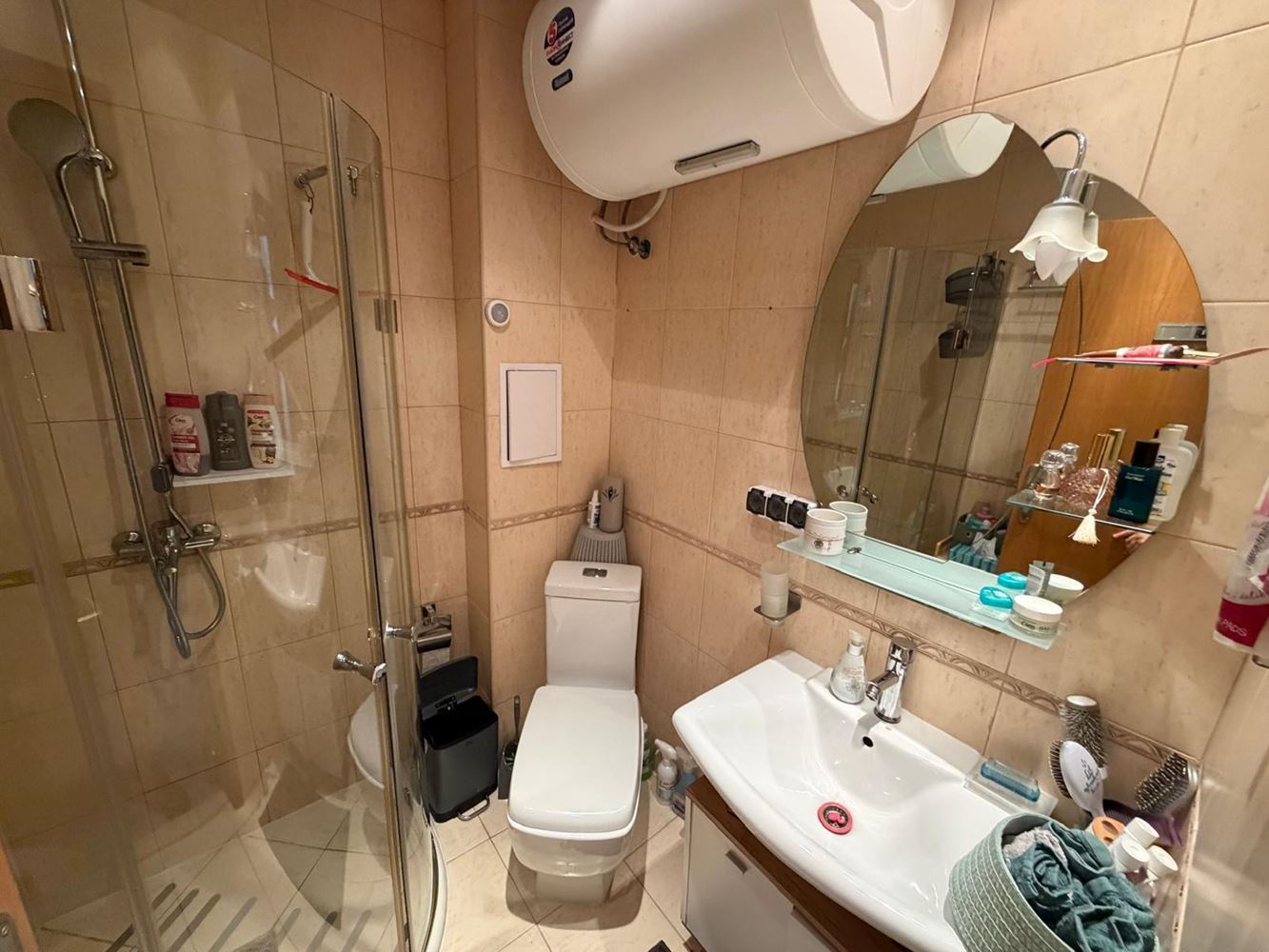 Apartmán s jednou ložnicí s výhledem na moře v uzavřeném komplexu na Slunečném pobřeží – připravený k užívání