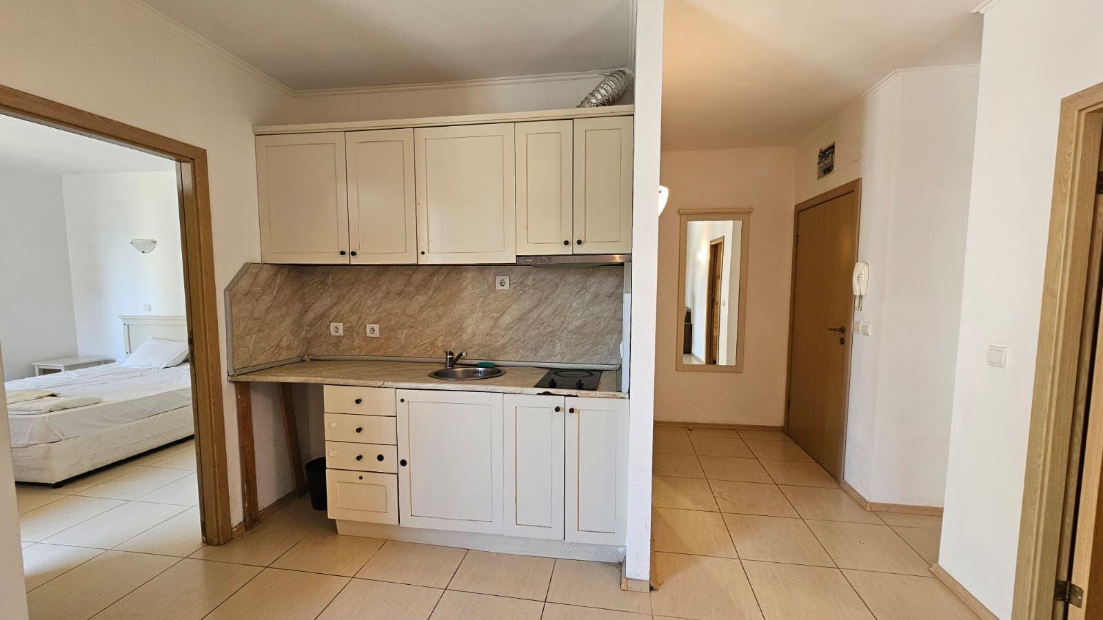 Apartmán se dvěma ložnicemi bez poplatku za údržbu, přímo u supermarketu