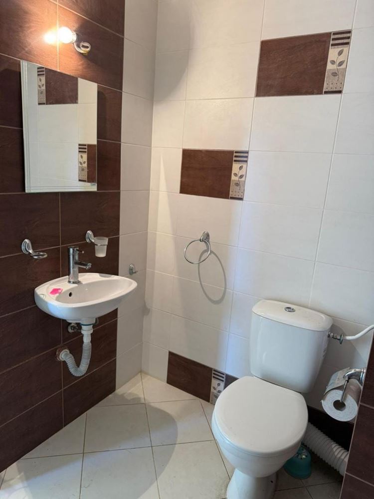 Prostorný apartmán se dvěma ložnicemi a výhledem na moře, 500 m od pláže v Černomorci