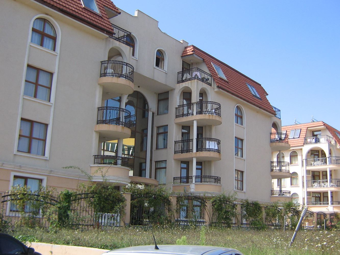 První linie k pláži Butamyata! Zařízený apartmán s jednou ložnicí a částečným výhledem na moře v Sinemorec