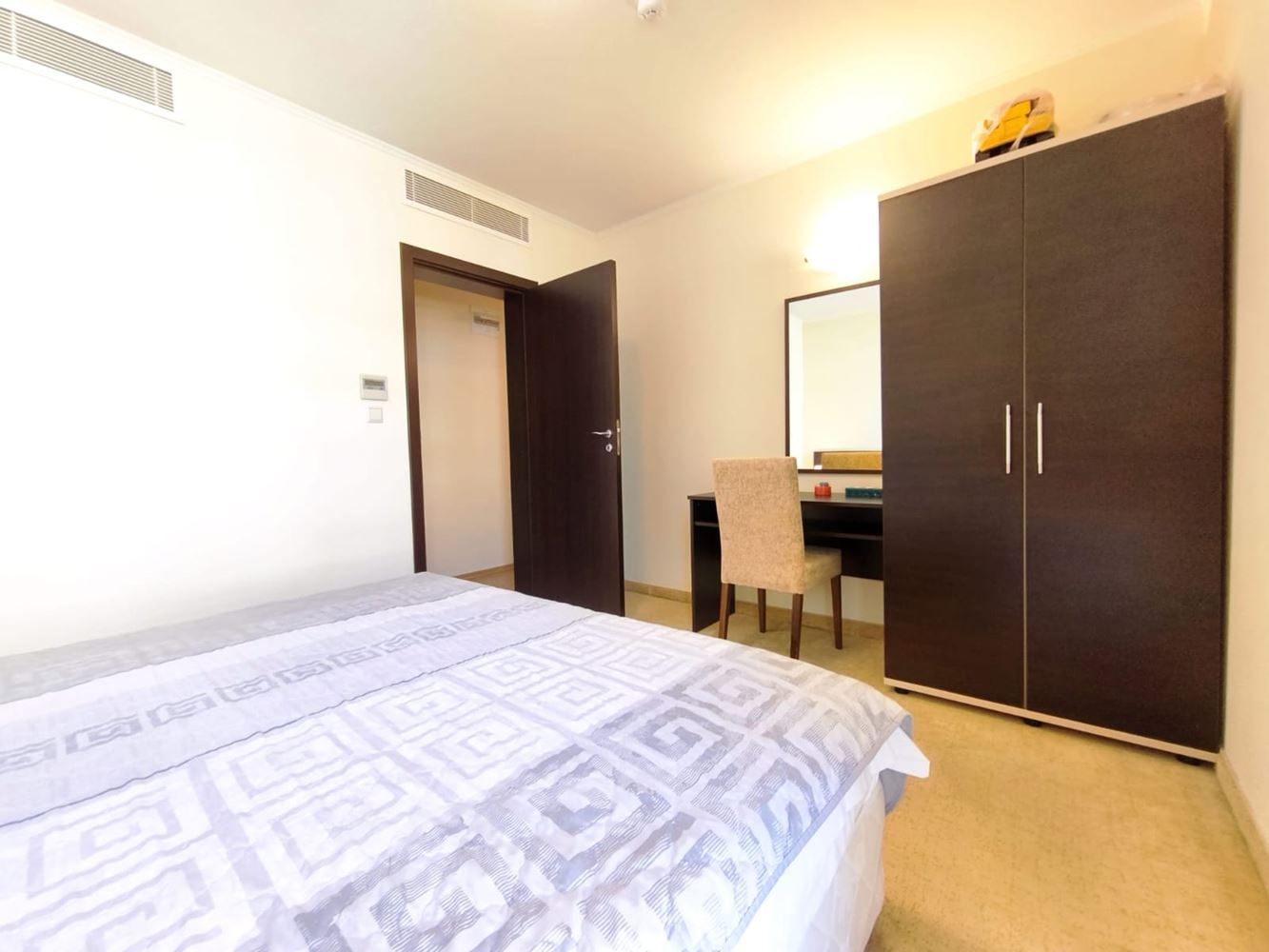 Luxusní apartmán s jednou ložnicí v první linii u moře v Pomorie – uprostřed zeleně a vodních atrakcí
